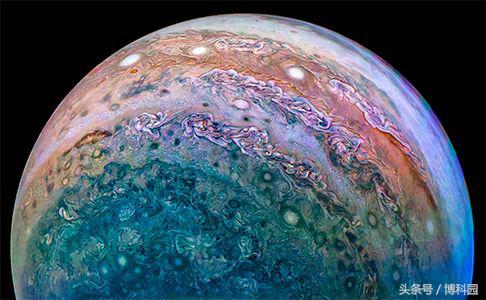 木星的大气带不是一般地厚