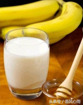 香蕉牛奶面膜的做法