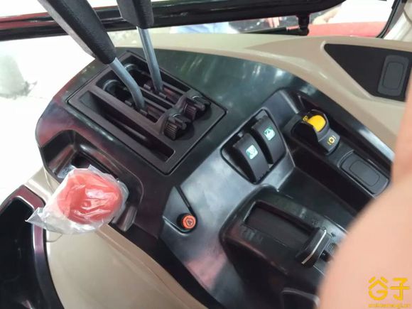 全時(shí)四驅(qū)帶定速巡航的拖拉機(jī)，說這是一輛二手車鄰居沒有人相信