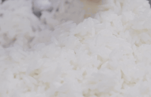 图片[2]-“炒糯米饭”的做法 生米直接炒出锅我吃了3大碗-起舞食谱网