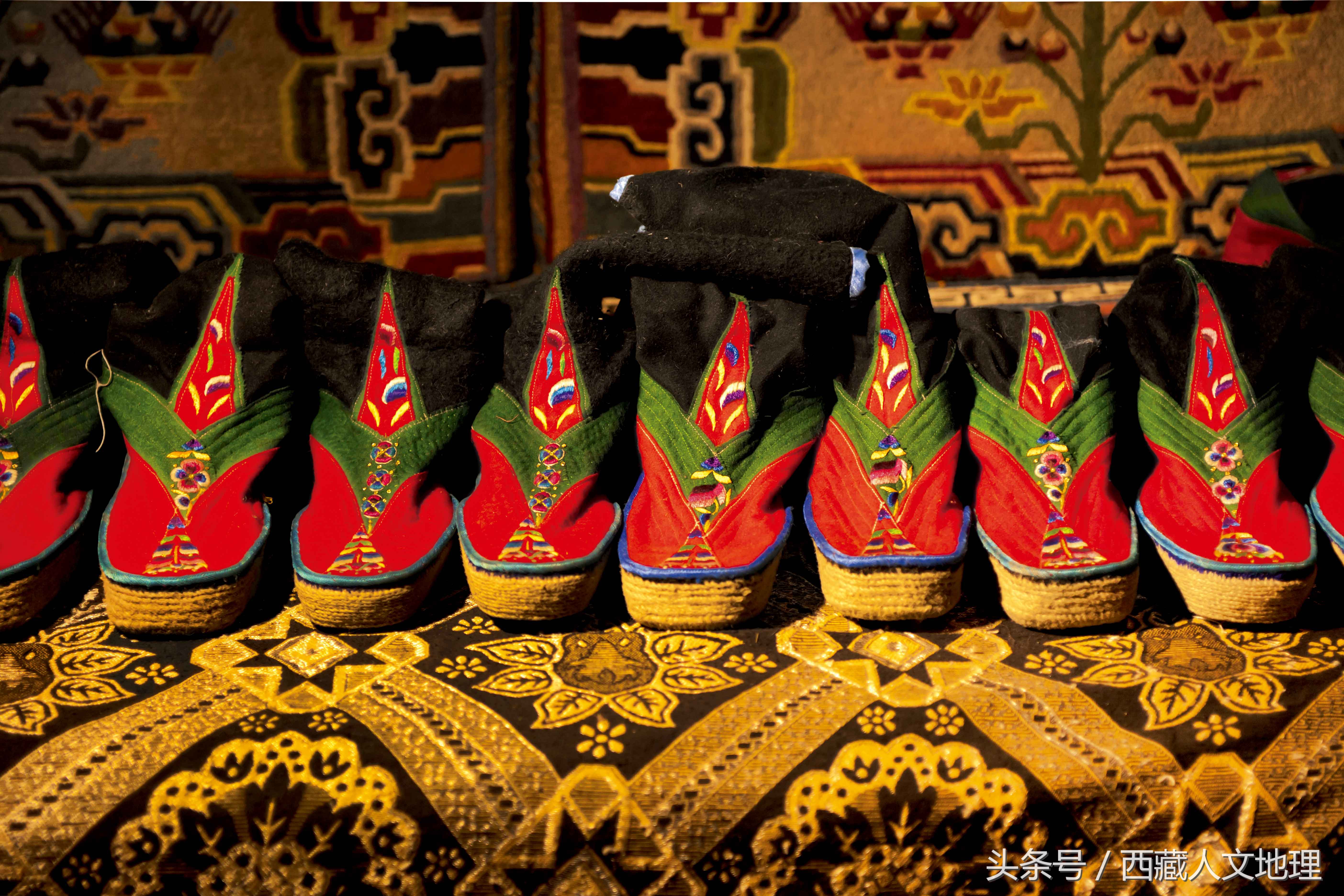 藏族人穿鞋不分左右脚？还能从鞋子判断出这个人的职业？