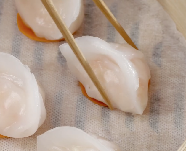 图片[9]-这才是最正宗的粤菜虾饺透明的饺子皮太好看了吃上就上瘾-起舞食谱网