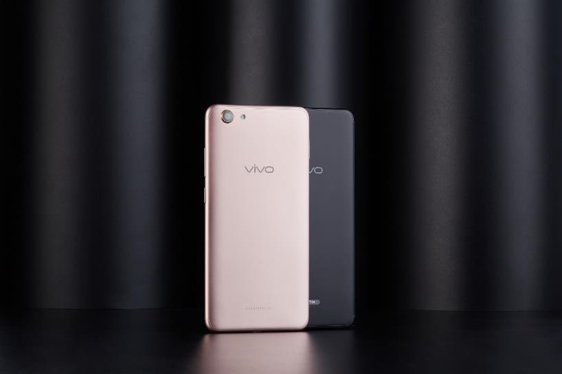 追求完美简约艺术美学 vivo Y71将全面屏手机 Jovi AI引进千元手机