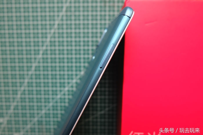 红米Note 5魔力蓝开箱测评：值得购买的千元水桶机