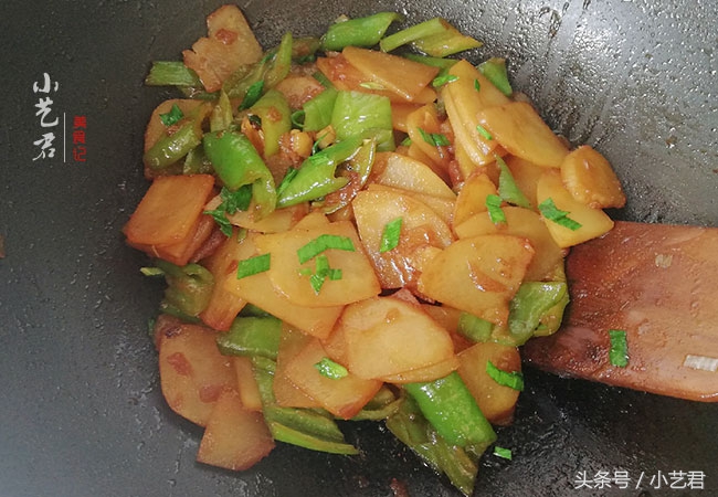 图片[9]-青椒炒土豆片 简单的食材 就是这么好吃 做法很简单 不信试试-起舞食谱网