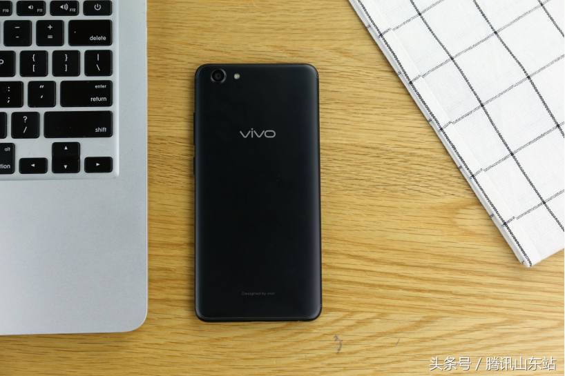 vivo Y71全面体验：重新定义1500元价位手机，极致体验爱不释手