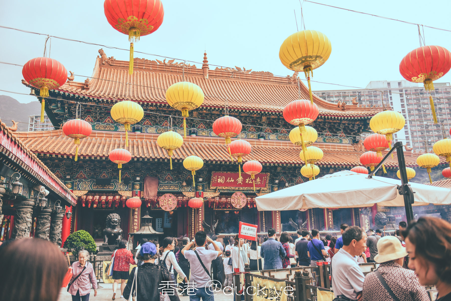 香港最“火”的寺庙，传闻有求必应，连港媒都来求签