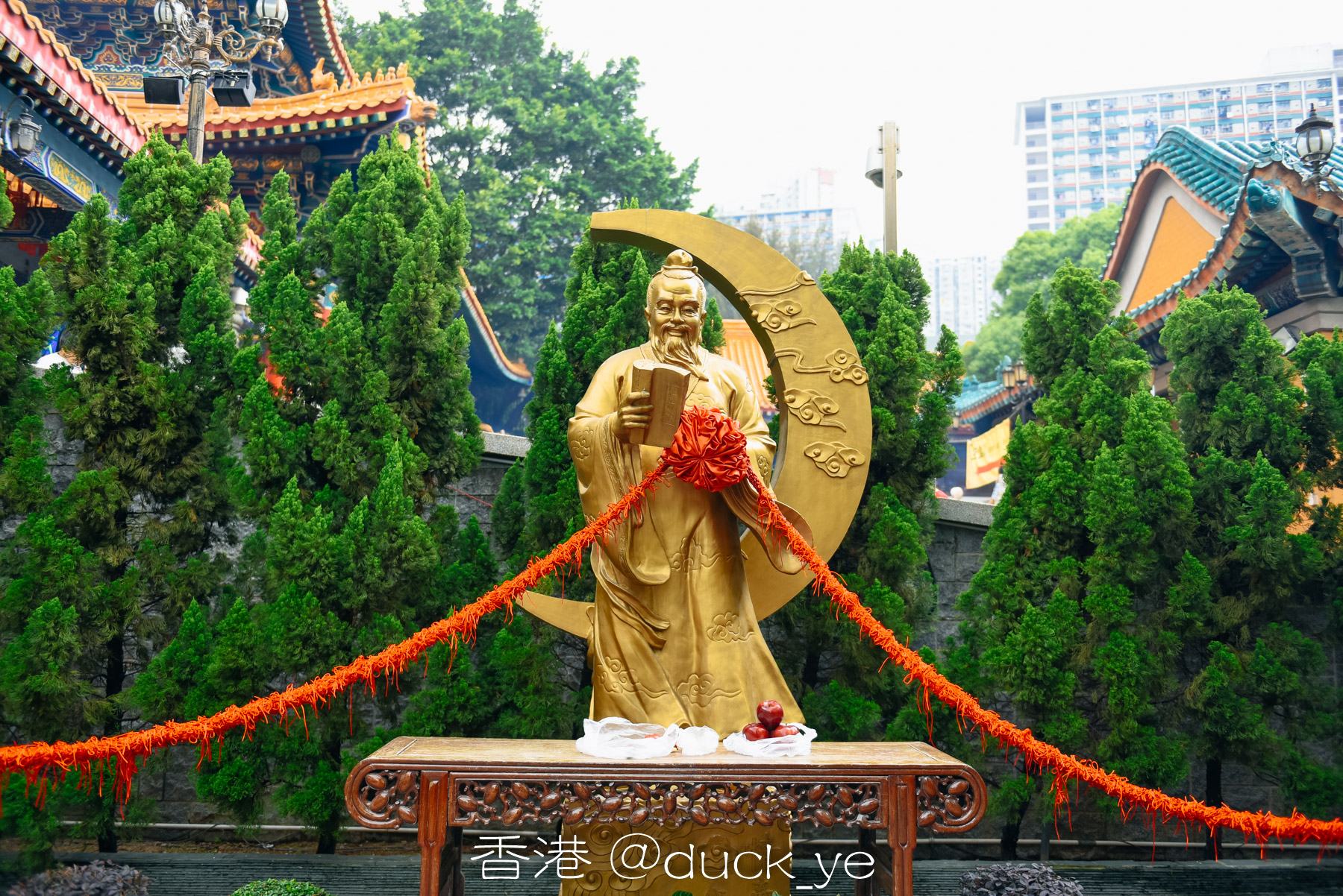 香港最“火”的寺庙，传闻有求必应，连港媒都来求签