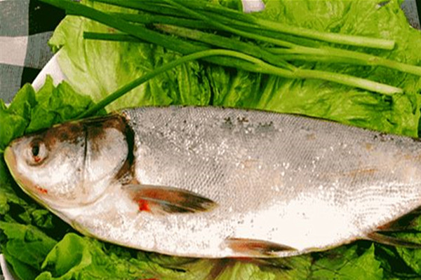 图片[2]-一条鱼一颗酸菜一块豆腐放在一起做出来的菜味道确实不一般-起舞食谱网