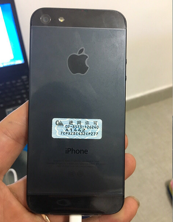 富豪便是骄纵！高价位买全新升级未激活iPhone5！直播间拆箱！