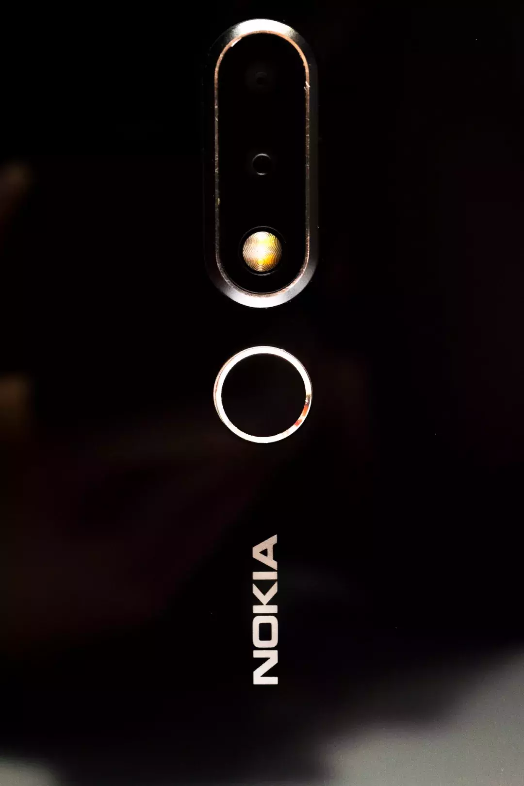 Nokia X6：“不用想就敢买”的千元刘海屏手机