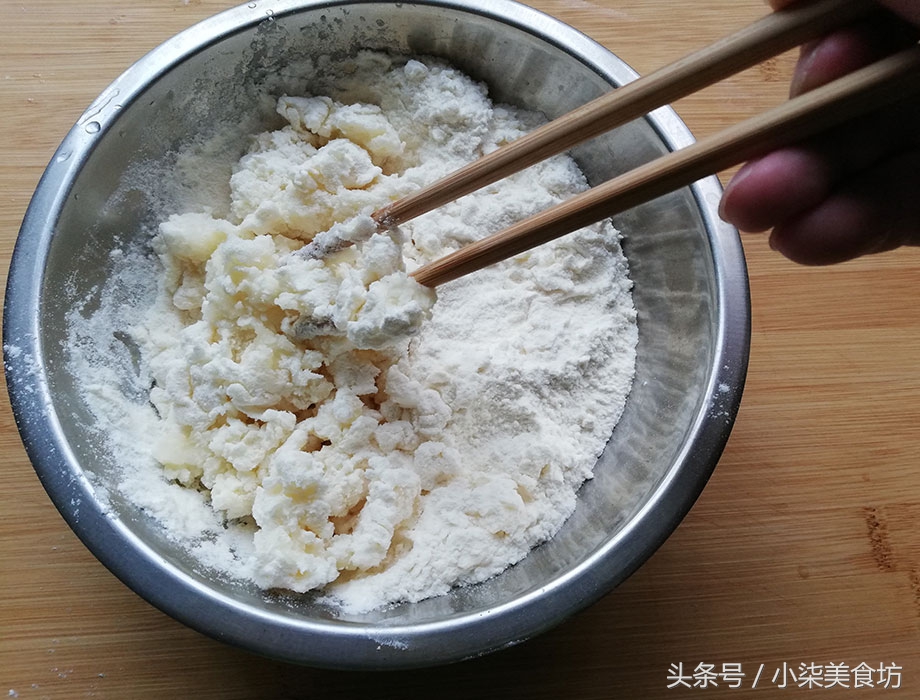 图片[4]-葱花饼这样做 外焦里软 不用发面 筷子搅一搅 做法超级简单-起舞食谱网