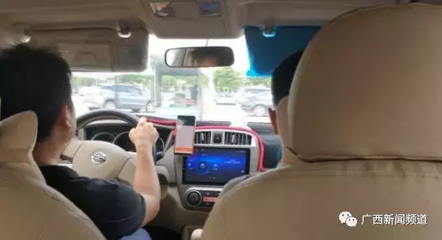 港房价飙升,每平逼近万元?究竟发生了什么