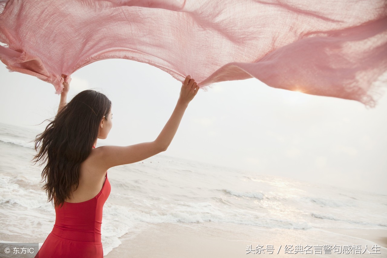 努力变优秀的简短句子致自己  靠自己努力争取的句子图片