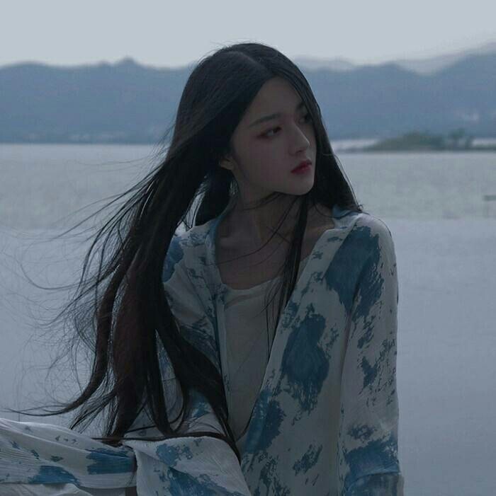 女生唯美女生侧颜照片伤感落寞高清