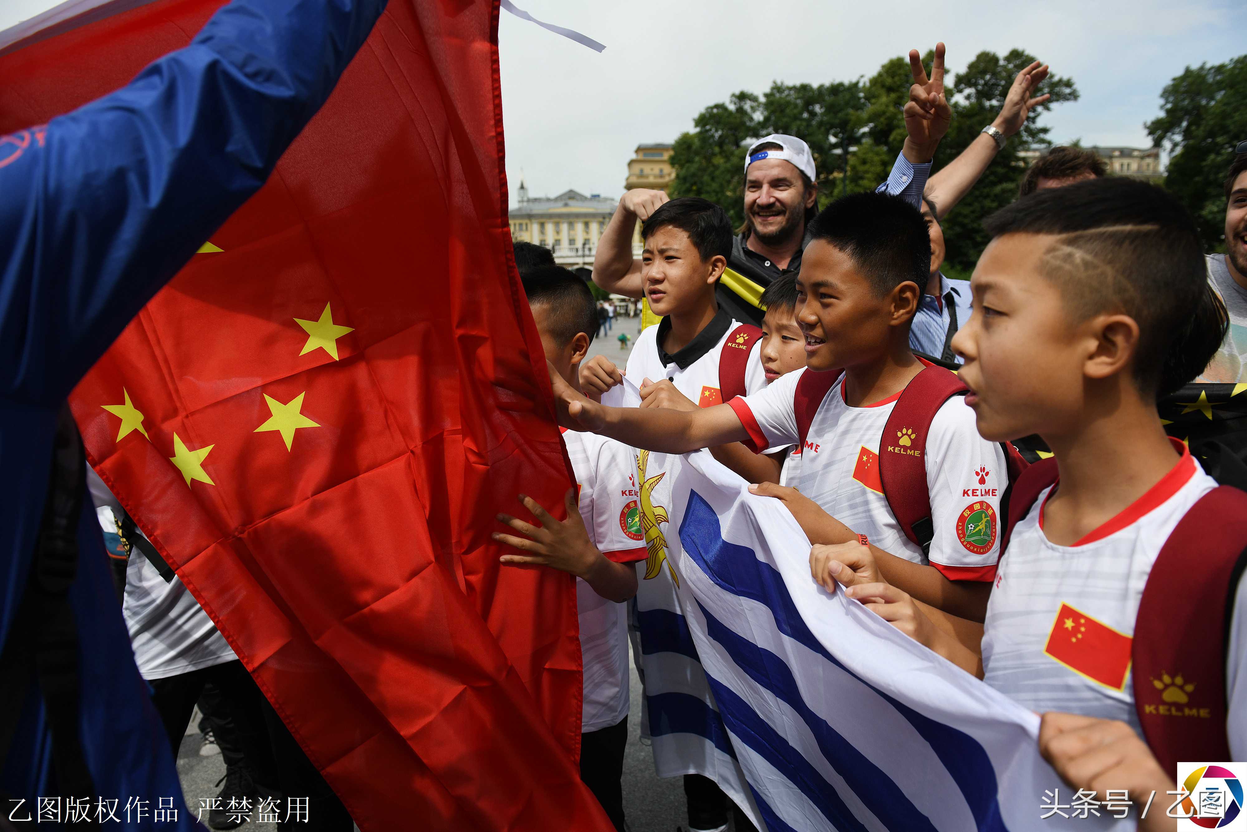 世界杯电视转播费(世界杯10万中国球迷花30亿，中国企业豪扔70亿，就是没有中国队)