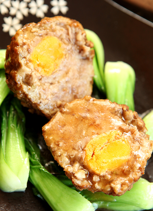 圖片[1]-獅子頭都吃過但是你吃過蛋黃獅子頭嗎-起舞食譜網