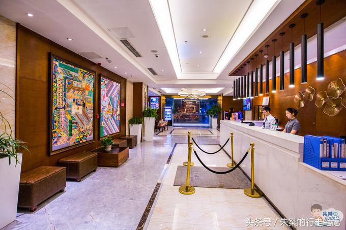 打卡重庆两个网红景点：一个差点治愈恐高症，一个夜色美的不像话