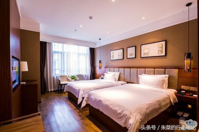 打卡重庆两个网红景点：一个差点治愈恐高症，一个夜色美的不像话