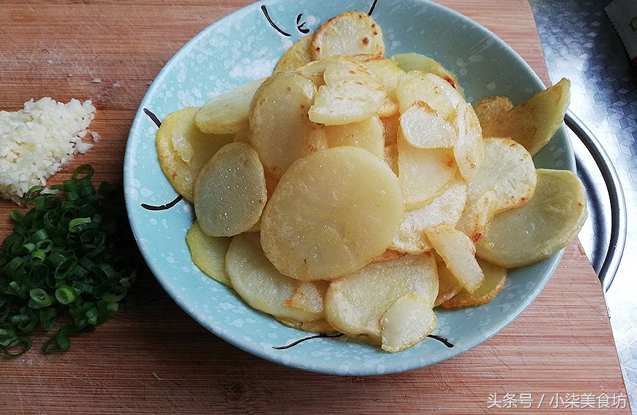 图片[10]-土豆这样做 便宜又好吃 10块买一袋子 比肉还香 超下饭！-起舞食谱网