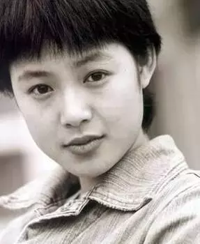 不愧是征服姜文的女人