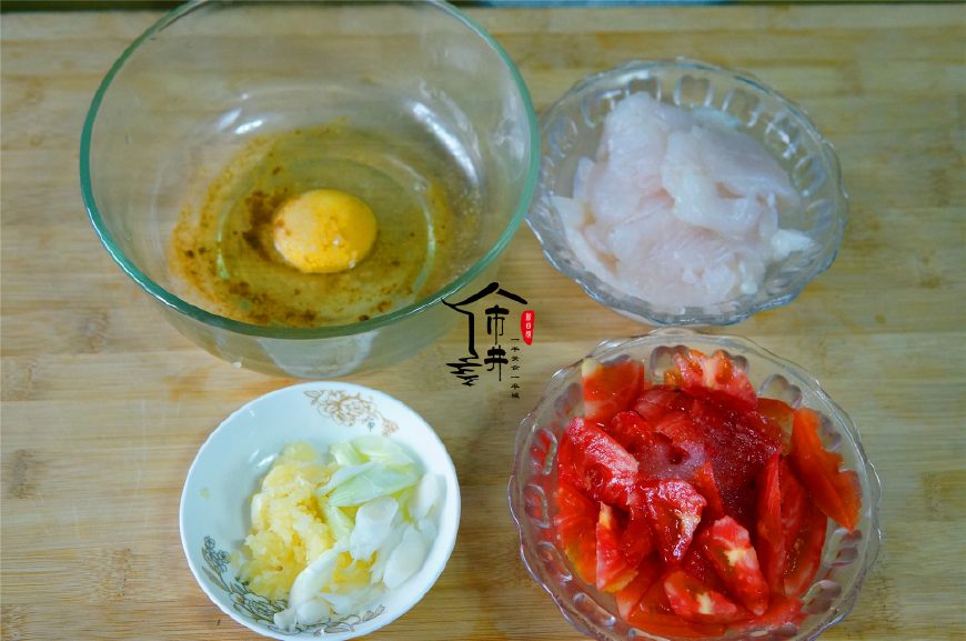 This dish does not have fish bone, be afraid that the person that has a fish can learn, child of old person of this kind of taste likes