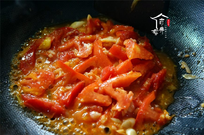 This dish does not have fish bone, be afraid that the person that has a fish can learn, child of old person of this kind of taste likes