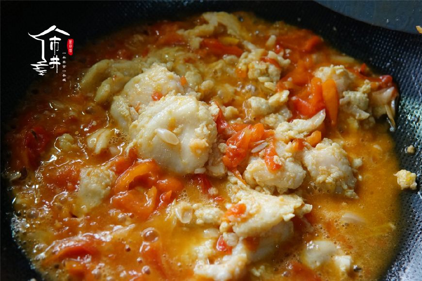 This dish does not have fish bone, be afraid that the person that has a fish can learn, child of old person of this kind of taste likes