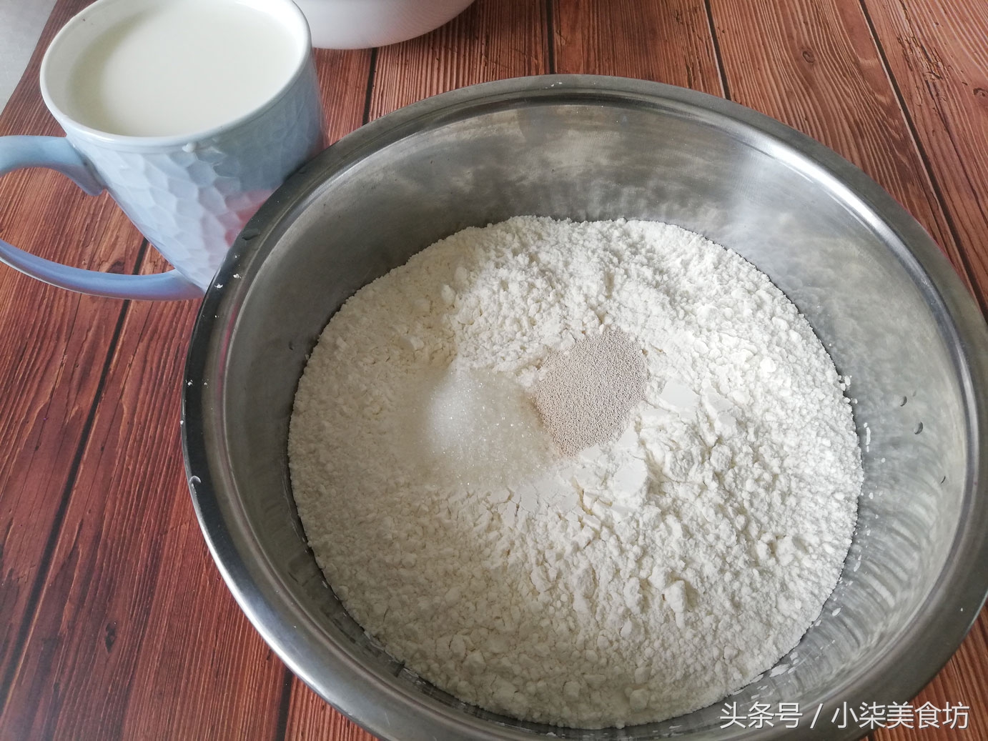 图片[4]-2碗面粉 一杯牛奶 不用一滴水 教你在家做奶香紫薯小馒头-起舞食谱网