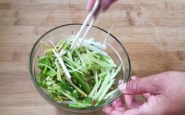 图片[9]-最简单的凉拌黄瓜做法步骤图 味道不输大厨！-起舞食谱网