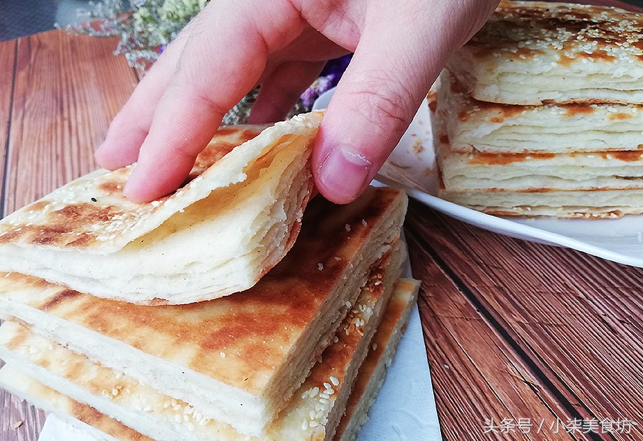 图片[2]-千层发面饼用这种做法 柔软蓬松 不油腻 简单搞定全家人的早餐-起舞食谱网