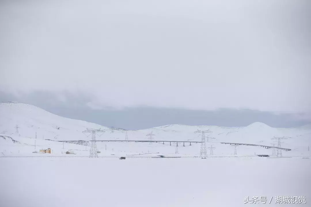 伙伴都惊呆了 七月的格尔木居然又下雪了…