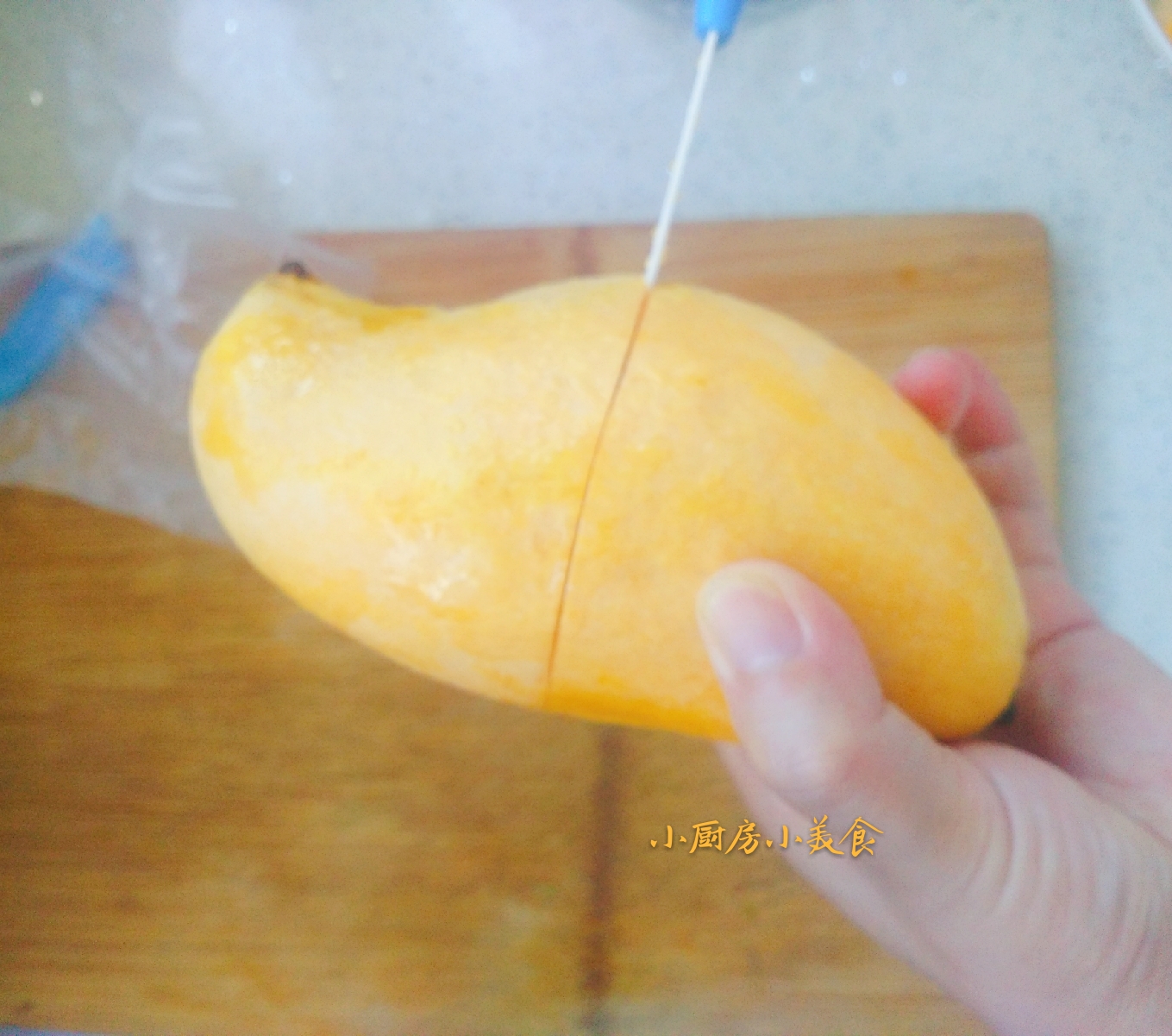 大芒果好吃，每次吃的满手都是，教你四种切芒果的方法，简单方便
