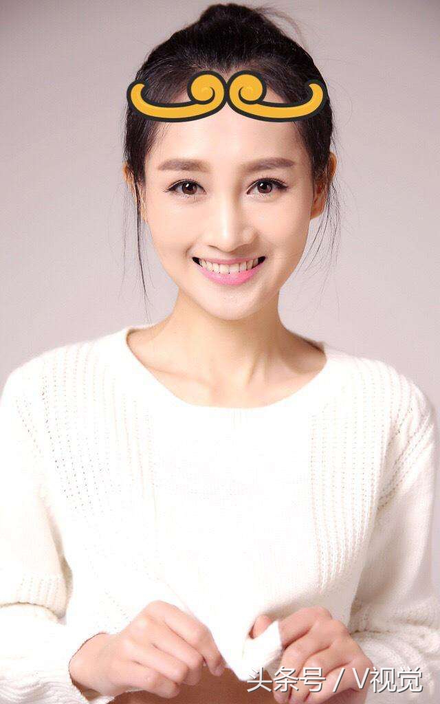 魏小军在《傻春》中饰 赵素晓.毛晓彤在《傻春》中饰 赵素不(少年).