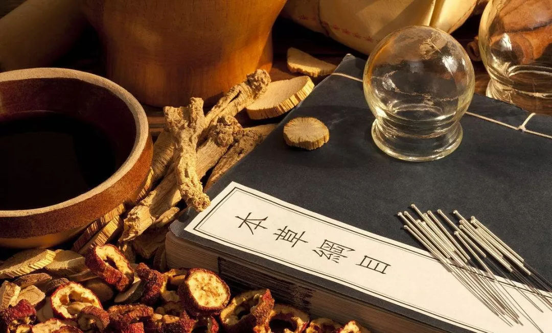 中医药的发展，如何坚守自身的文化自信，促进中医药传播？