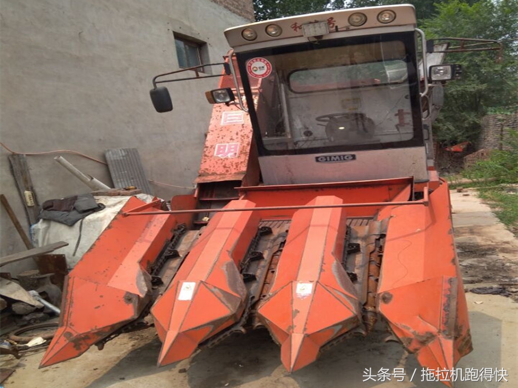 就這破舊的玉米收割機(jī)，還要一萬(wàn)多