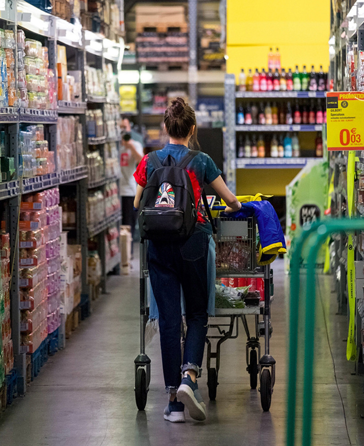 Zhao Wei takes the program on clothes of 30 big shop signs, and what Shu Qi wears is the old Western-style clothes 5 years ago