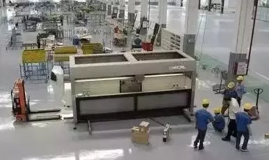 门窗人，这年头不扶墙就服你们！伟大！