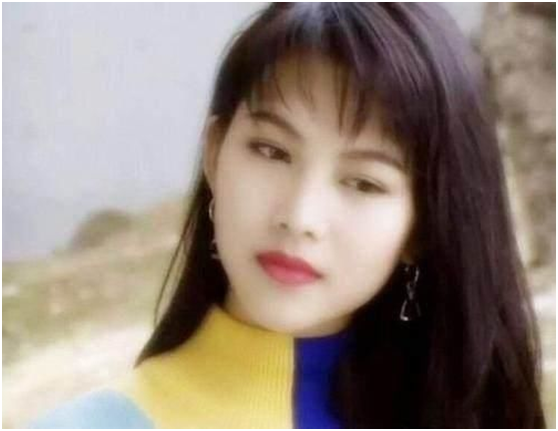 原来明星也这么不易，王嘉尔为了工作生病不就