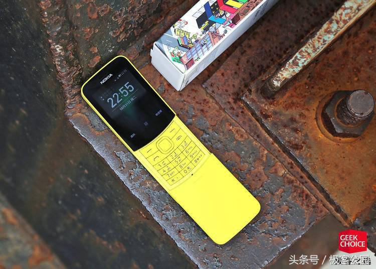 图赏丨斜面、滑盖，Nokia8110 4g复刻是不是给你返回了20年前？