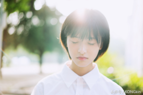 一个人发呆的说说短语 静静的放空自己的句子图片