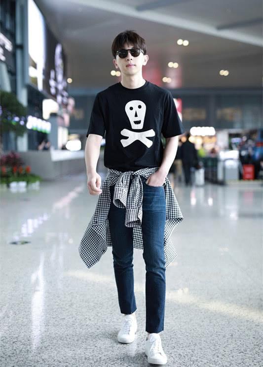 The person morale when Deng Lun shows a body is high really, close quarters looks, he grows white hair! 