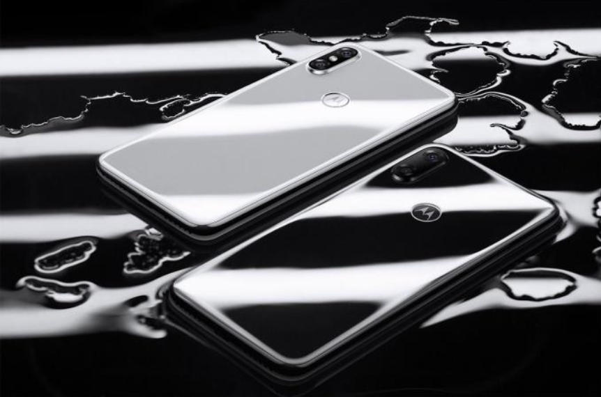 外国媒体称Moto P30像iPhone再加上华为公司极光色，iPhone恢复升级车翻难题