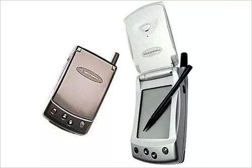 简约风下，你还记得当年那些风情各异的手机吗？