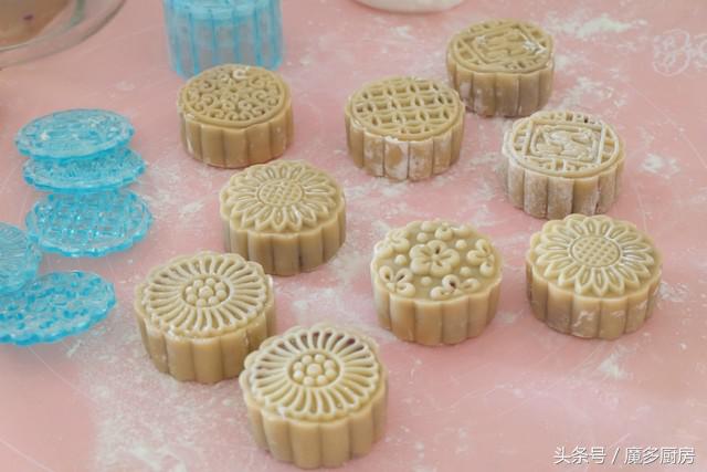 月饼别再买了，自己做的营养又健康，甜而不腻，做法很简单！