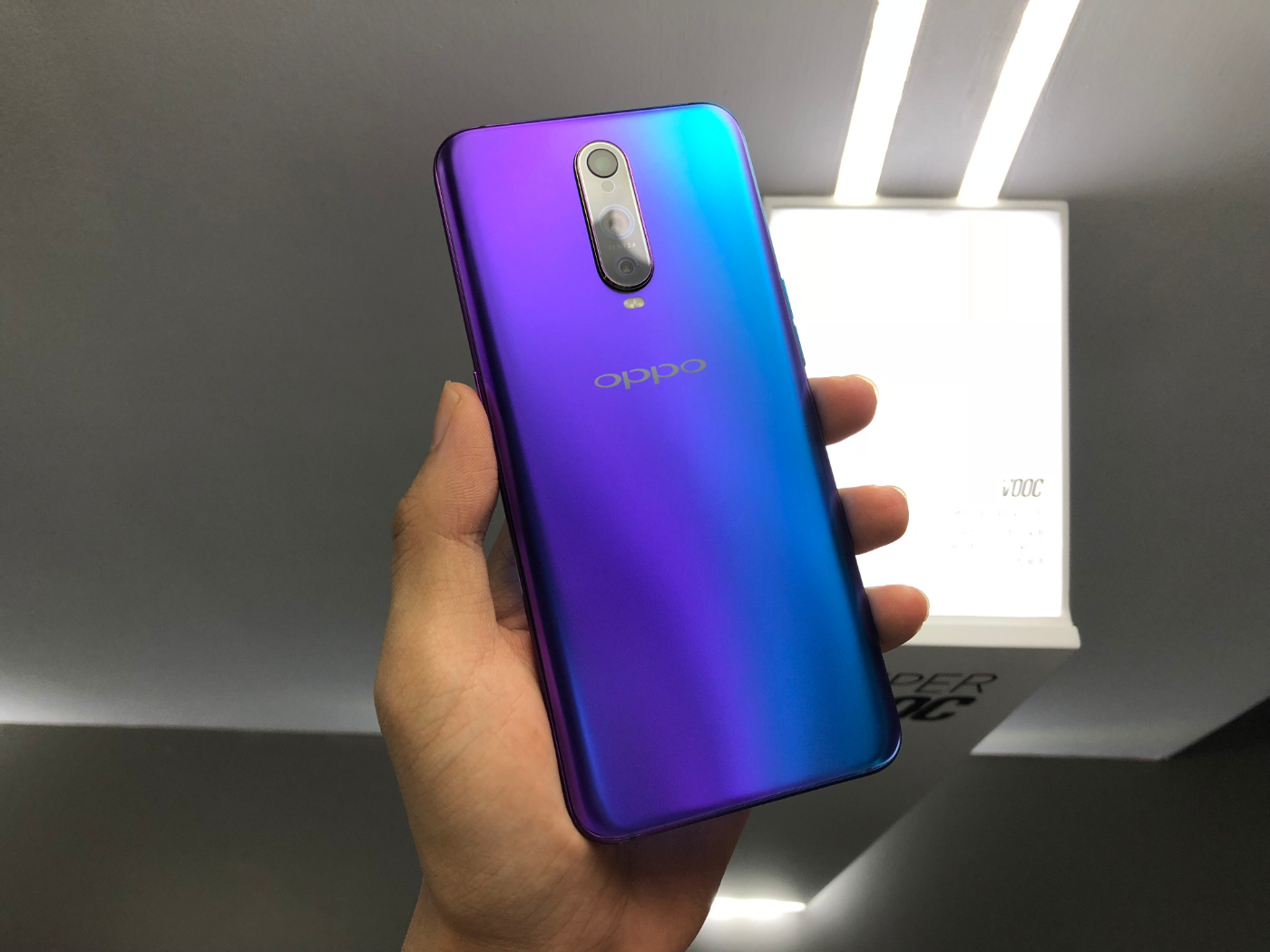 OPPO R17入门详解，最強中档手机上？