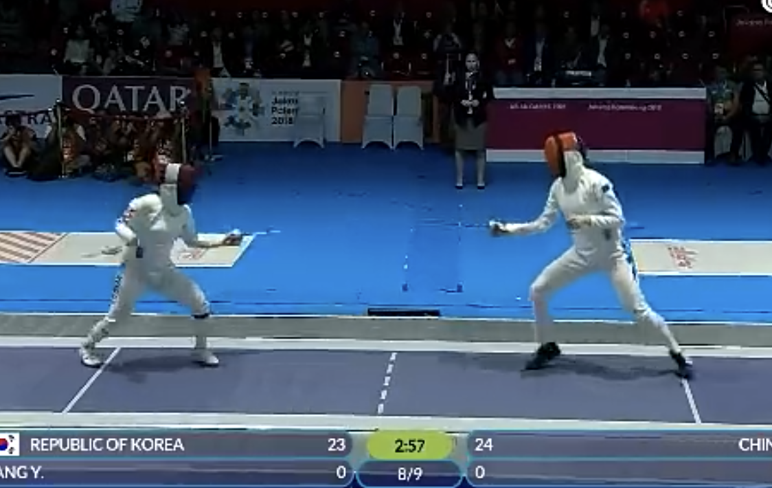 韩国傻眼了，绝杀被判犯规惨遭反绝杀！中国女子重剑带走团体金牌