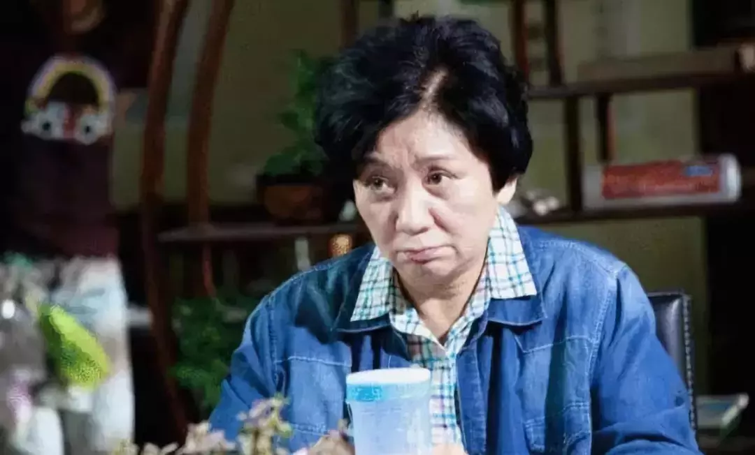 69岁影后豁达面对生死 已交待身后事:安葬到花园里海里去