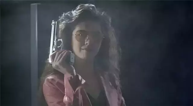 1990年王祖贤最高产,一年拍10部影片,最后一部造型最吓人