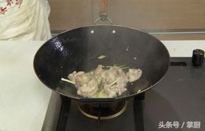 猪尾巴怎么做好吃？教您做黄豆猪尾，酱香浓郁，香浓入味